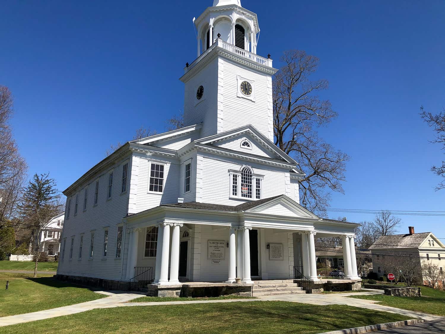 The Hunt For Gilmore Girls Stars Hollow Leads To Washington Connecticut