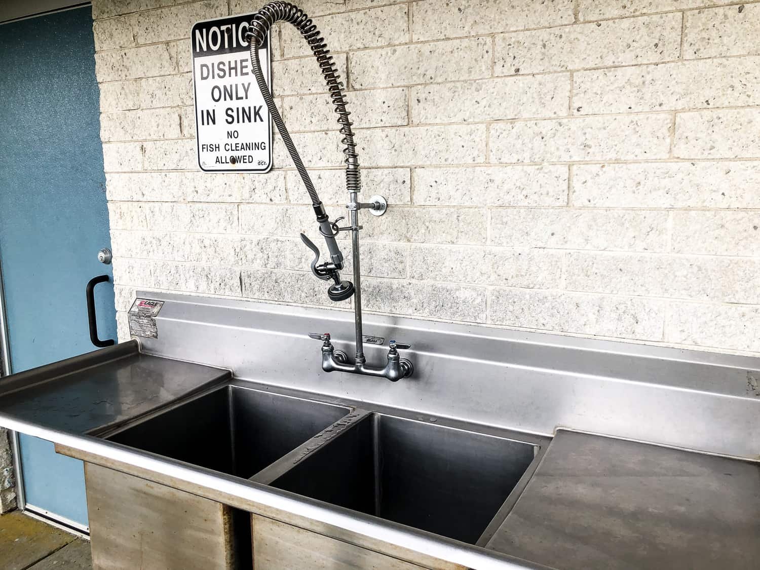 Dishwashing station at Scusset Beach State Reservation